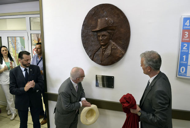 ЗАХВАЛНОСТ ЗА ХУМАНОСТ: У КЦ Ниш откривена биста др Елси Инглис (ФОТО)